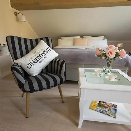 Nostalgie-nest Mit Boxspringbett Lejlighed